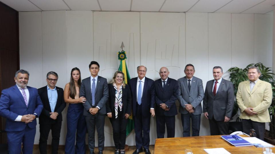 Leia mais sobre o artigo “O Brasil deve muito à Administração”, destaca vice-presidente da república Geraldo Alckmin